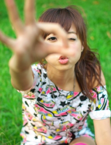 女儿第一次来例假来了一个多星期,14岁女孩第一次来姨妈