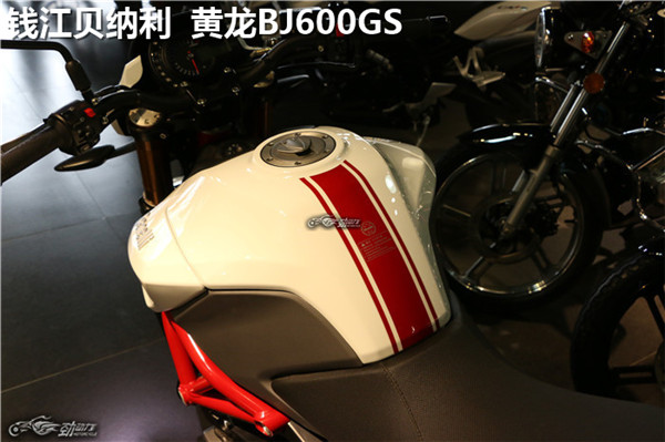 黄龙600和正常四缸,黄龙600新款对比老款