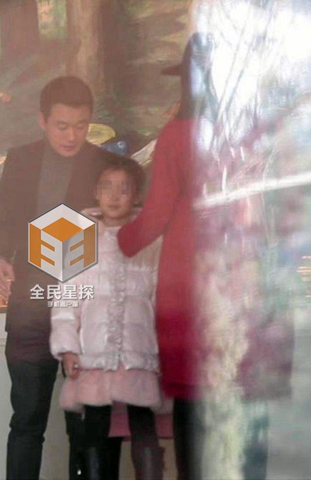 佟大为二女儿正面照首曝光！揭秘为啥明星大多生闺女