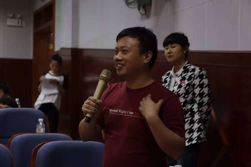 二酉讲坛｜建设书香校园，跃文开坛布道