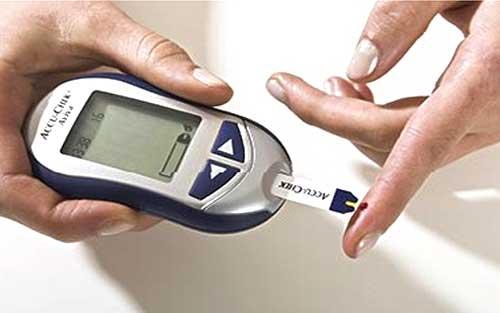 低血糖晕倒如何急救,低血糖晕倒要吃什么才能恢复