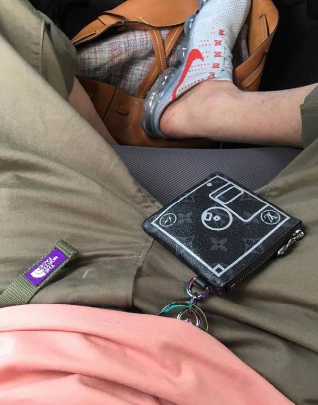 脚下没冰鞋心中有鞋,只要心中有跑道在哪都能跑