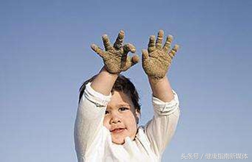 宝宝手上沙土皮炎怎么办,孩子手背沙土皮炎图片