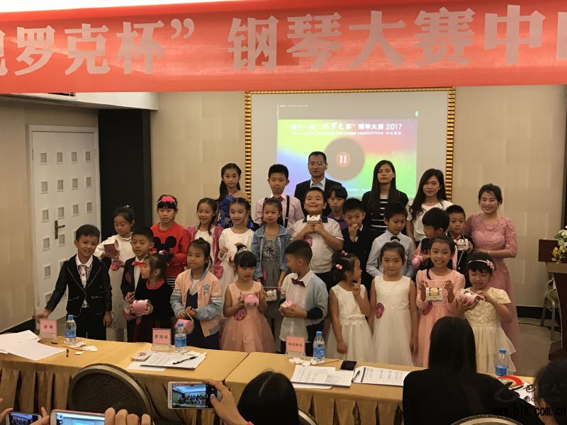 古筝琴童学琴之路,小琴童弹钢琴成长记