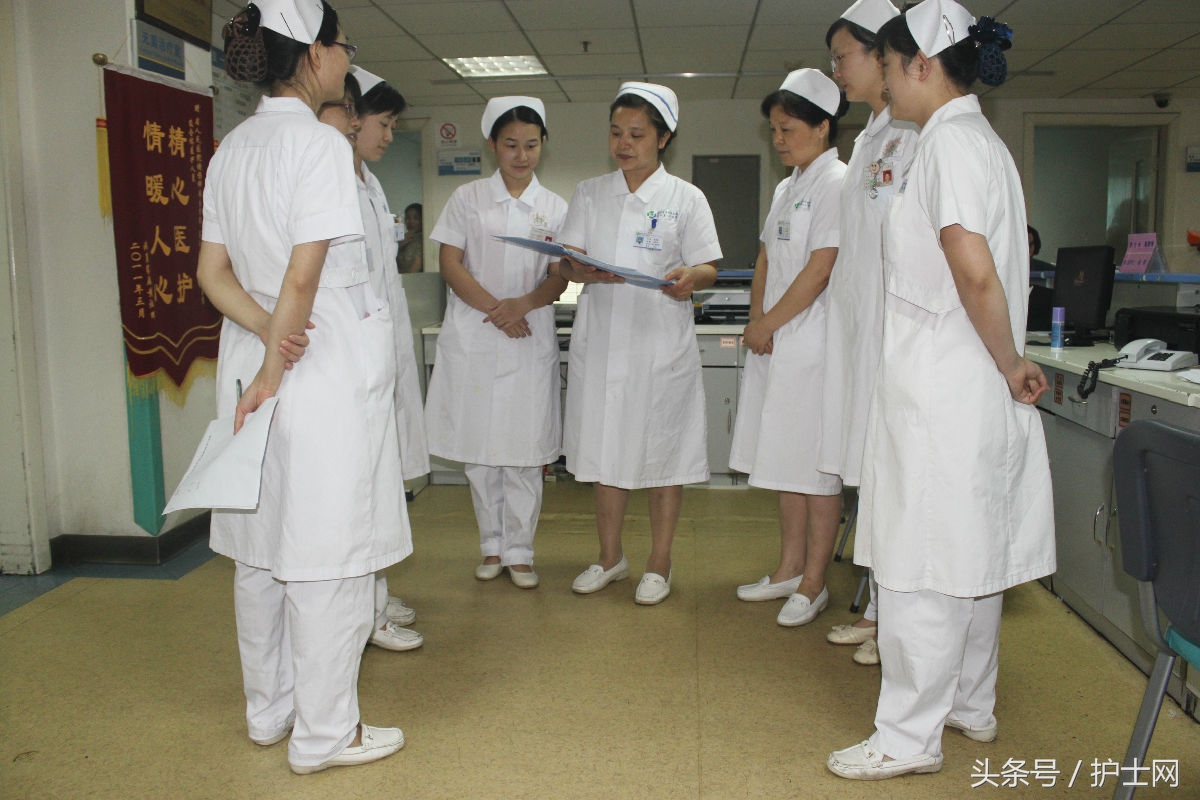 护士发生*刺伤针**，莫忘及时上报保安全！