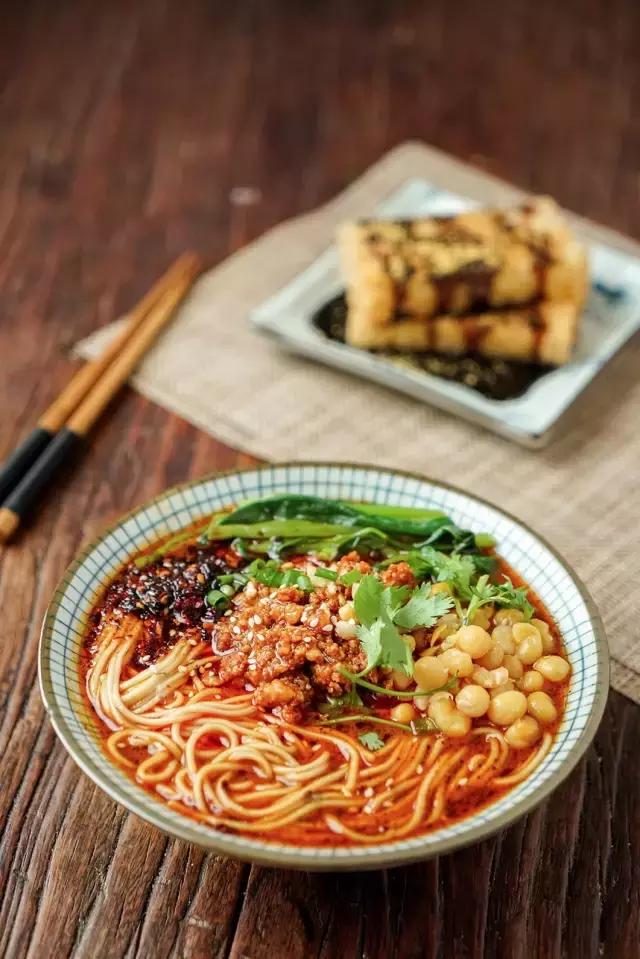 它叫小面，从此没有面敢叫大面