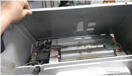 微波炉二极管击穿维修,微波炉磁控管插脚击穿怎么回事