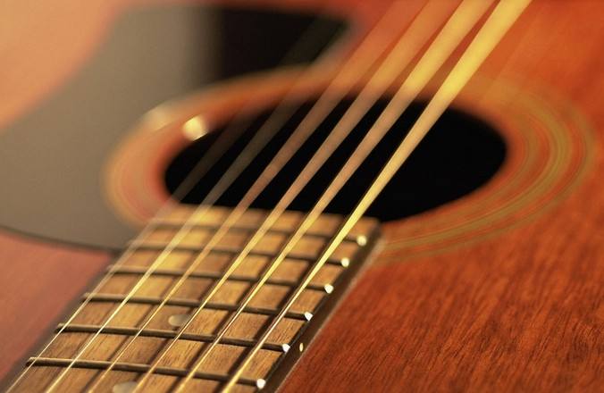 弹吉他手疼吗,弹吉他右胳膊疼怎么办