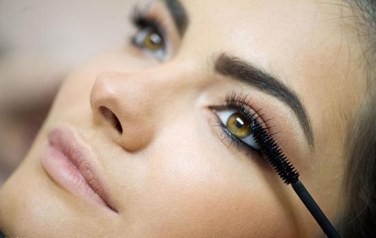 不容易卸掉的睫毛膏,睫毛膏怎么卸掉小妙招