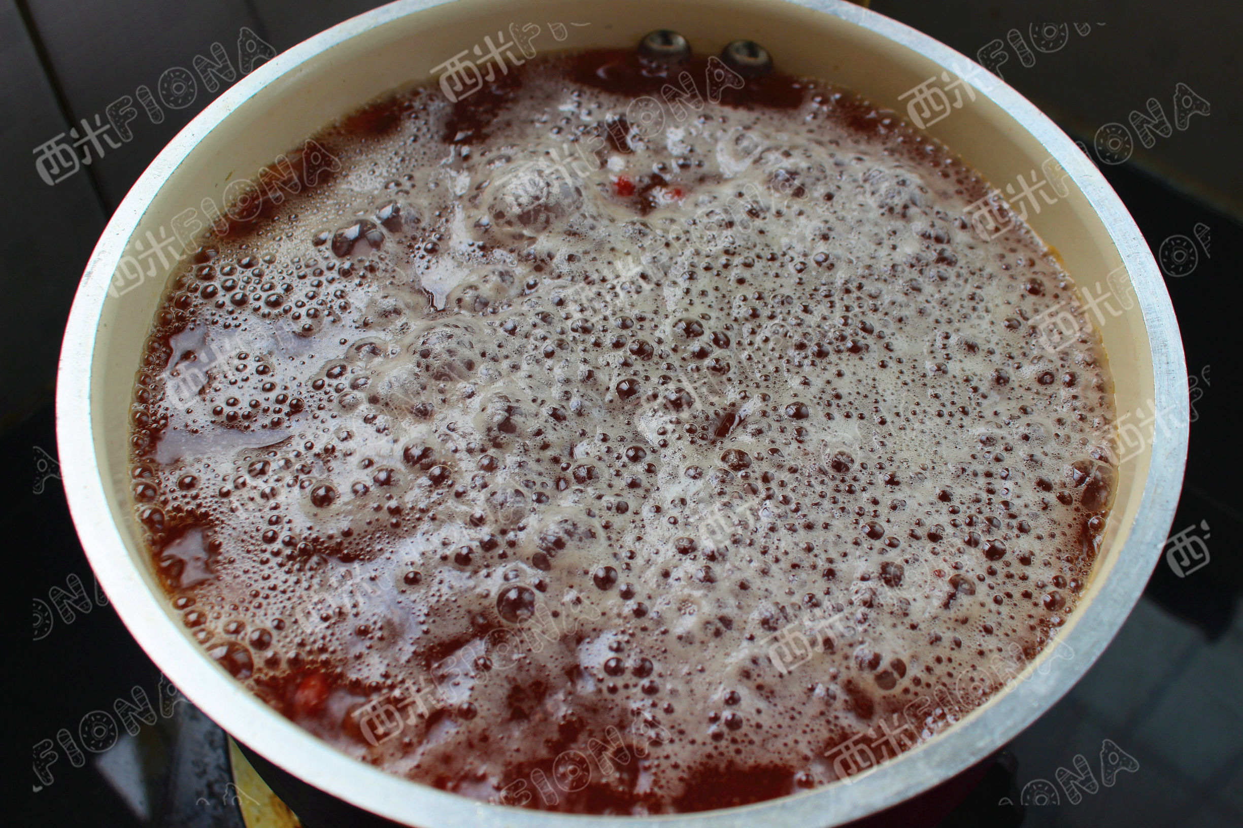 红豆包粽子的正确方法,端午节做粽子用红豆怎么做