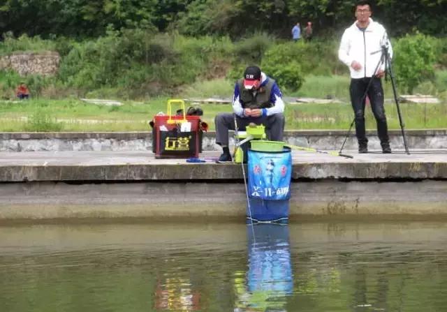 行营慈利X11战队，掐鱼比赛火爆上演