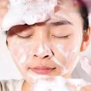 鼻子上长痘怎样治疗,鼻子上长痘是什么原因