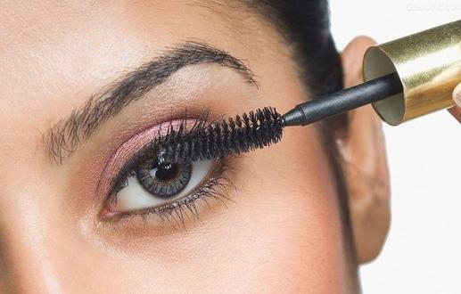 不容易卸掉的睫毛膏,睫毛膏怎么卸掉小妙招