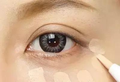 色斑暗沉没有光泽,遮不掉的黑眼圈祛不掉的痘印