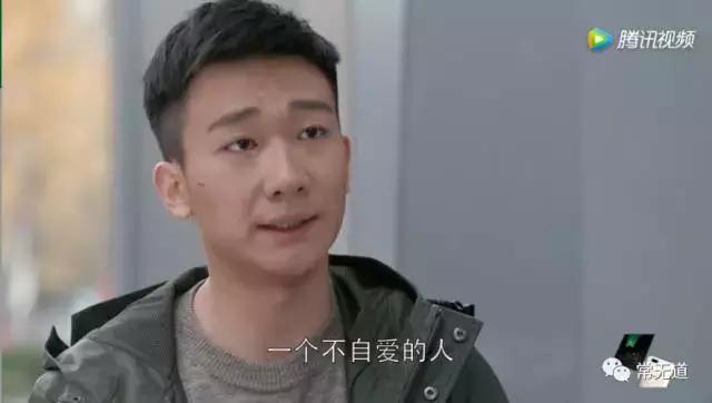 猪坐在老板椅上，久了真的成为领导了