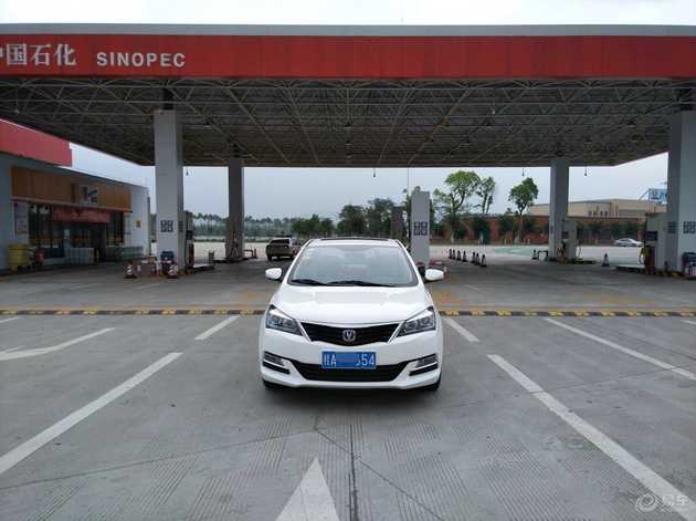 外观犀利豪华运动兼备,2018款悦翔v7