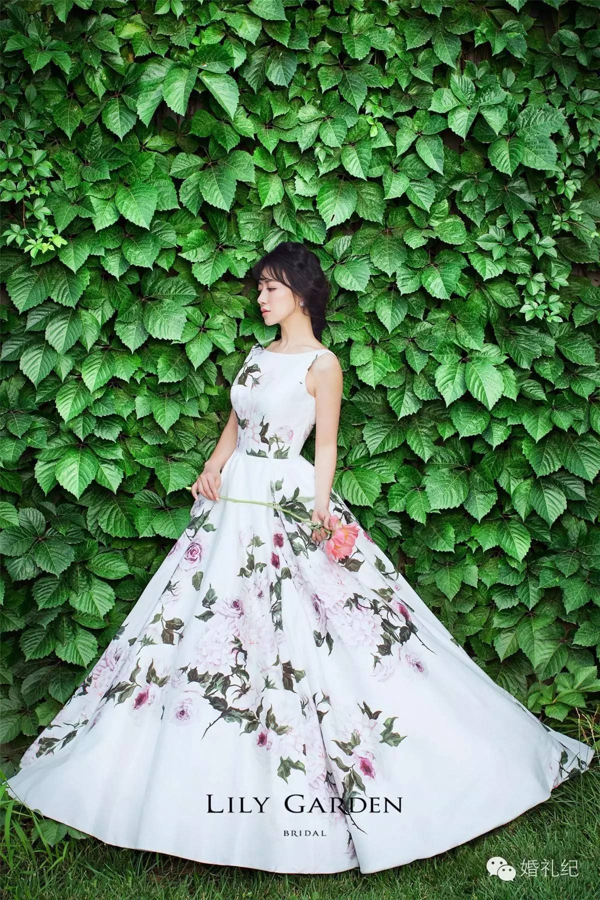 拍婚纱照怎么选婚纱和西服,拍婚纱怎么选影楼