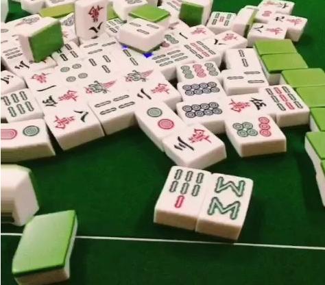 打麻将一定要关注这些细节，因为你可能遇到老千了！