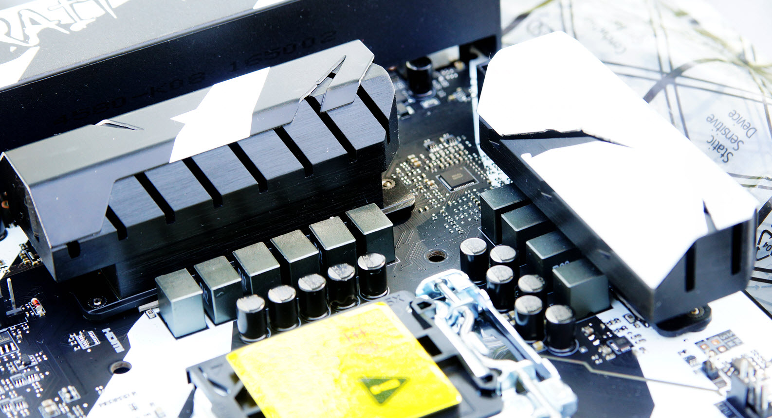 如何配置一台性价比高的游戏主机,电脑主机7000到8000