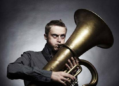 人这一辈子交友不慎会毁掉你一生,交友要谨慎有三种人不可深交