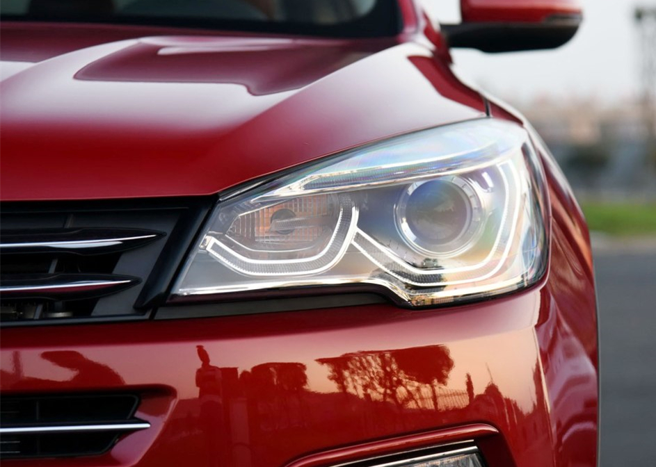 保时捷和众泰的车标对比,车标像众泰的跑车