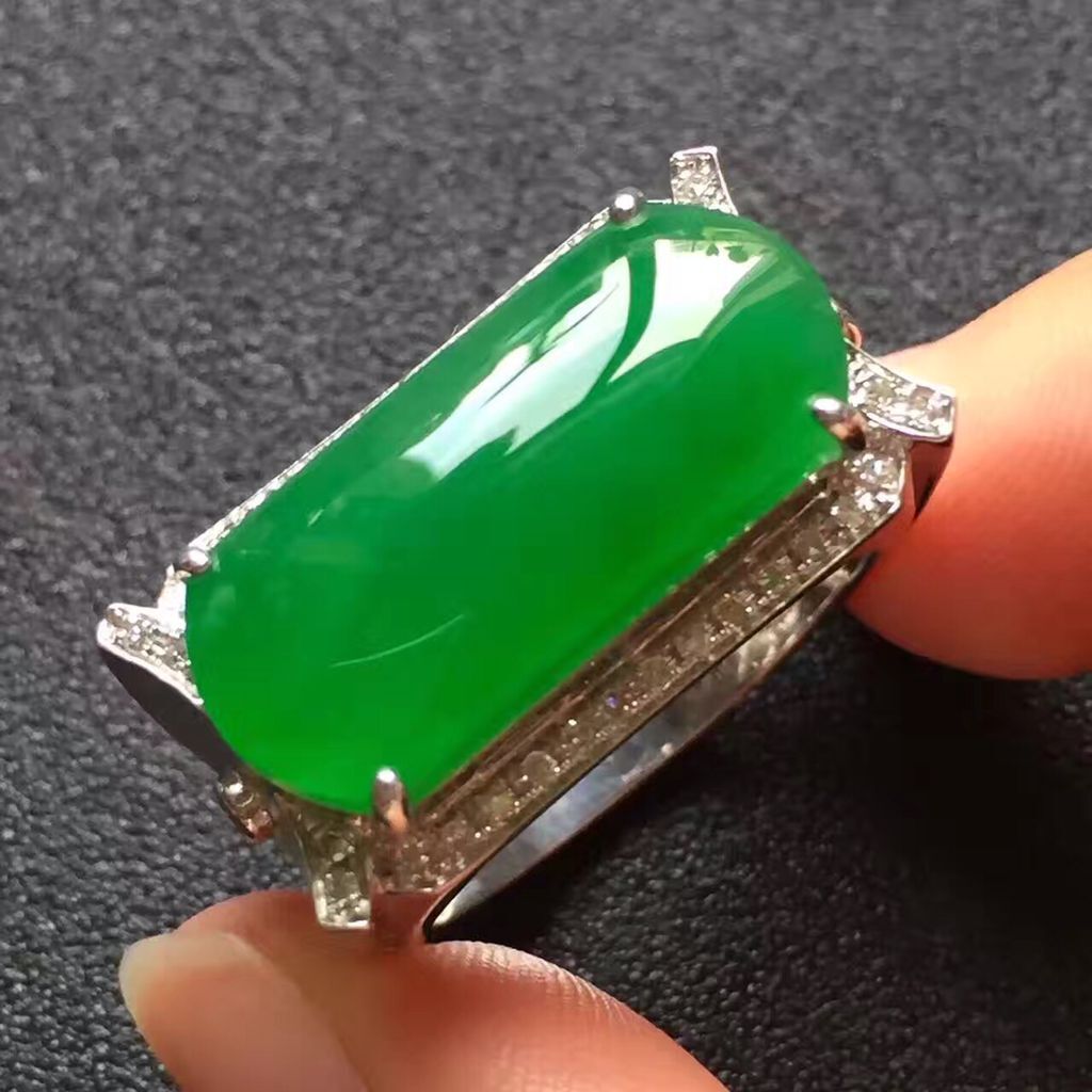 翡翠掉粉,翡翠裂纹不停掉粉