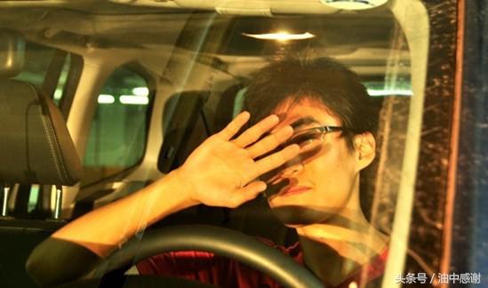 远光灯晃一下违法么,开车被远光灯晃该咋办