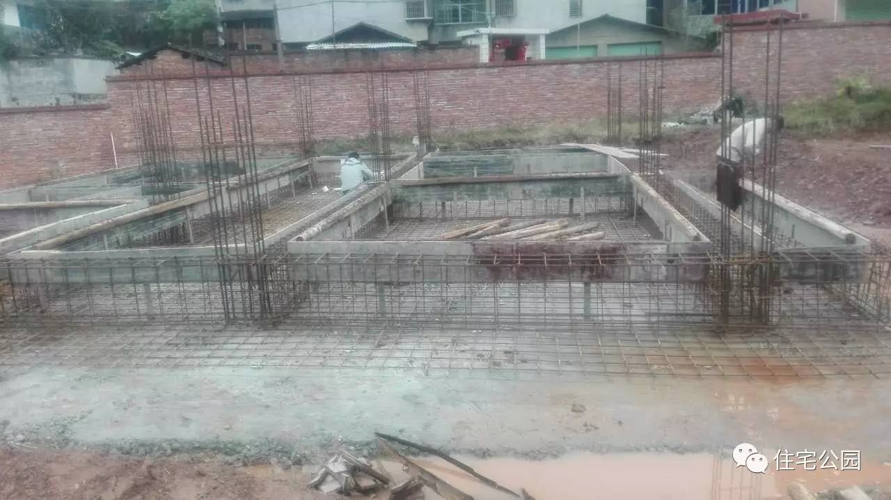 框架结构自建房地基筏板基础,自建房老基础与新筏板基础的结合