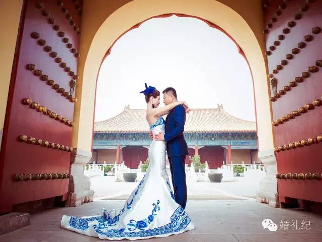 拍婚纱照怎么选婚纱和西服,拍婚纱怎么选影楼