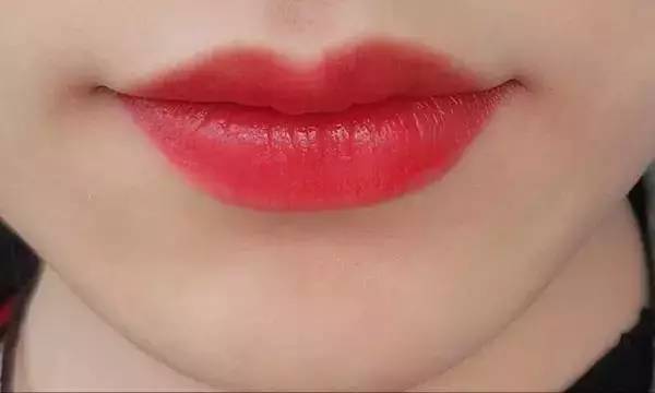 迪奥口红哪个色号适合夏天,夏天用哪种颜色的口红好