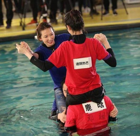 鹿晗最像男人的照片,鹿晗很像尹正