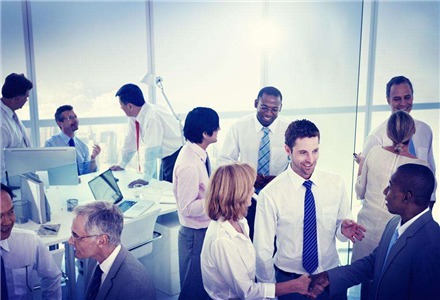 装修公司遍地都是要怎么辨别哪家更靠谱呢？