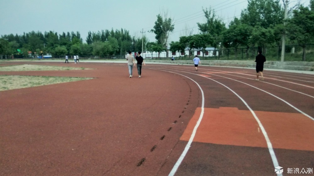 功能丰富全面，运动诚意不够ticwatchs试用体验