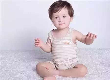 妈呀！看完赶紧丢掉纸尿裤！再也不敢用了