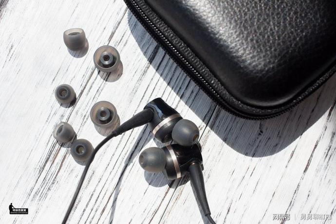 铁三角ath-ckr100和ls400is,铁三角入耳式耳机ath-clr100