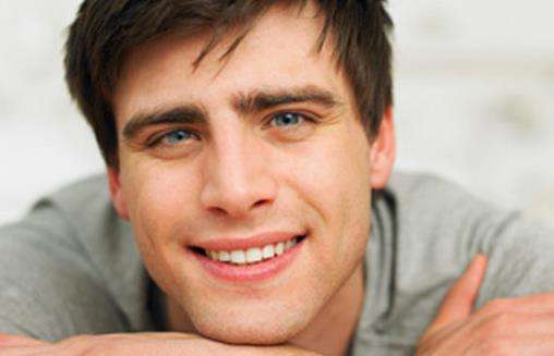 男士肤色暗沉是什么原因,男生肤色暗沉怎么改善