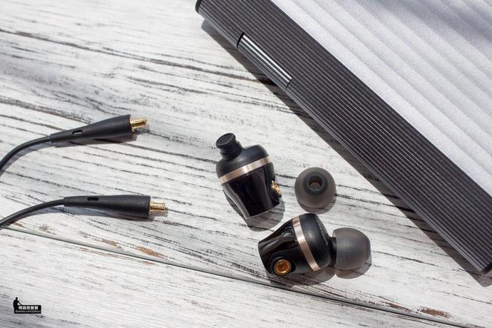 铁三角ath-ckr100和ls400is,铁三角入耳式耳机ath-clr100