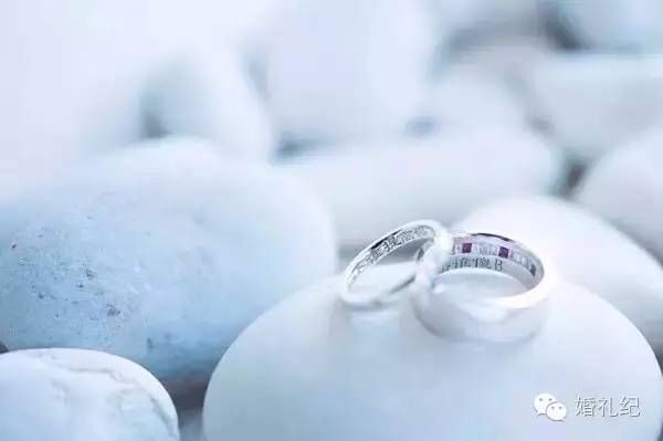 1克拉裸钻值得购买吗,1克拉蒂芙尼的钻戒多少钱