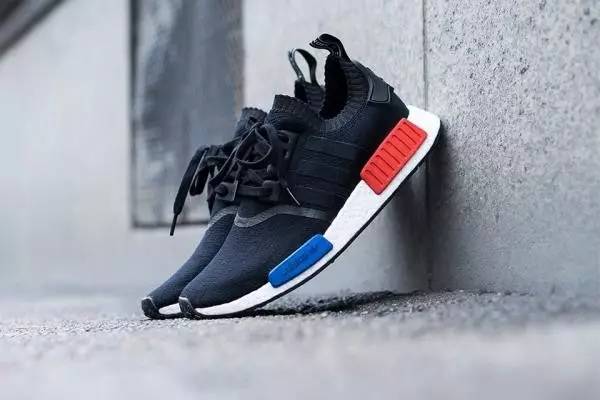 吹风机减缓球鞋褶皱,有效去除球鞋鞋头褶皱