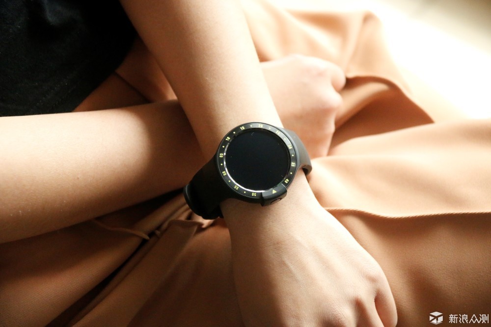 功能丰富全面，运动诚意不够ticwatchs试用体验