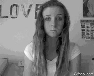 泰迪模仿主人的5种表现,泰迪真的能听懂人类的脚步声吗