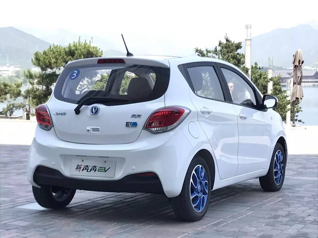 奔奔ev180续航测试,长安奔奔ev怎么解除低电量限制