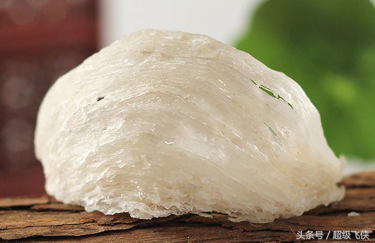 燕窝是哪种金丝燕的巢,金丝燕窝有什么成分