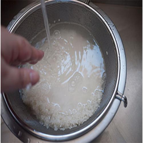 米饭加什么煮得松软,5个小窍门让你的米饭松软可口