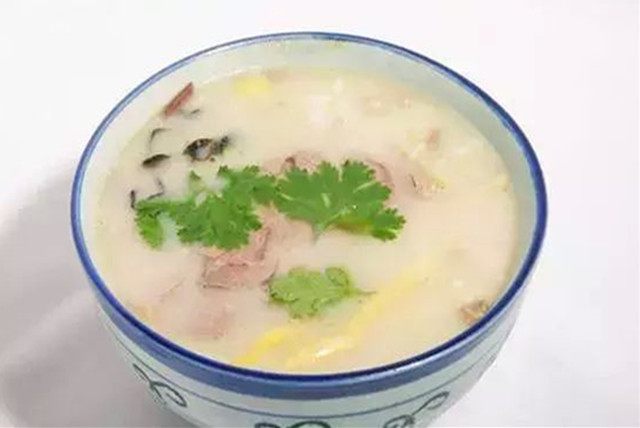 经常鼻痒打喷嚏多半是过敏性鼻炎，喝粥可治！5个小偏方收好！