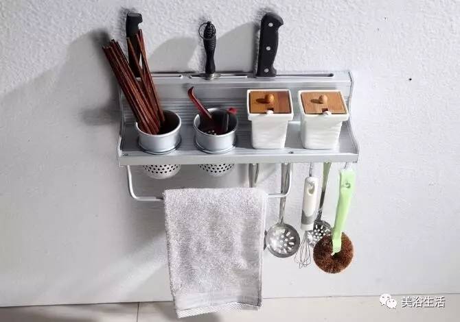 油锅起火加油灭火原理,油锅着火倒入较多蔬菜灭火原理