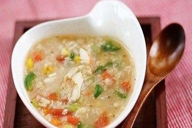 经常鼻痒打喷嚏多半是过敏性鼻炎，喝粥可治！5个小偏方收好！