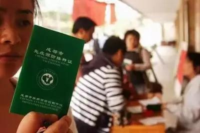 家长不打预防针小孩上不了学吗,家长不打疫苗会影响儿女读书吗