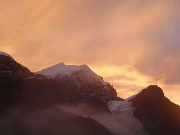 中国白血病女孩征服世界徒步排名首位的安娜普纳大环线,ACT