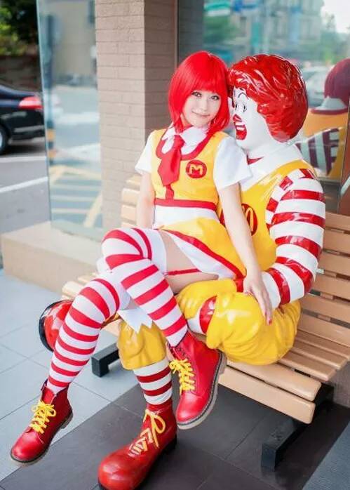 就给她磕个吧，就当上错坟了